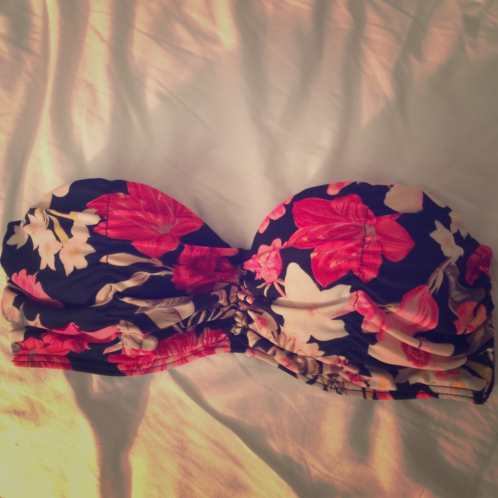 Billabong Swim suit top