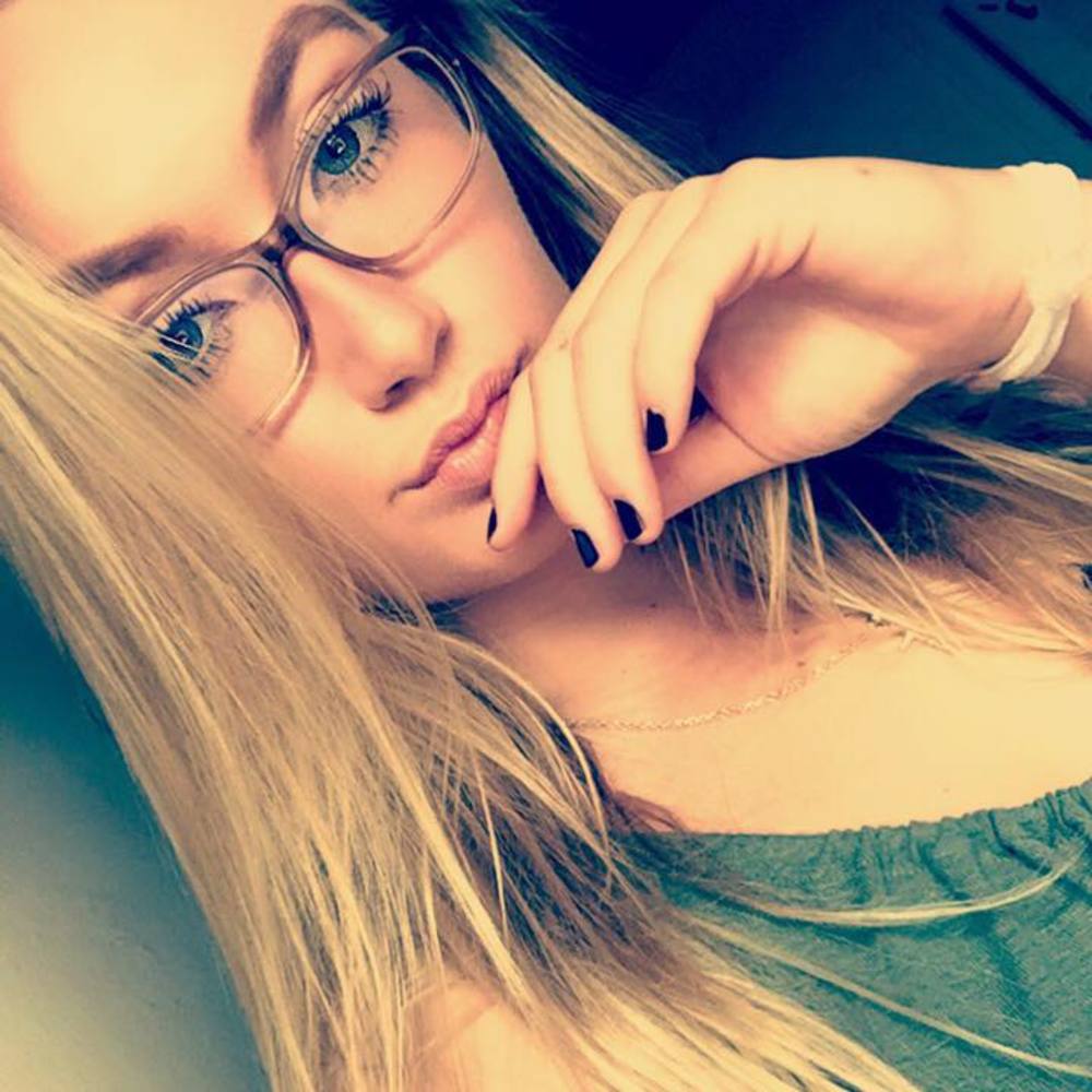 Meet your Posher, Cayce