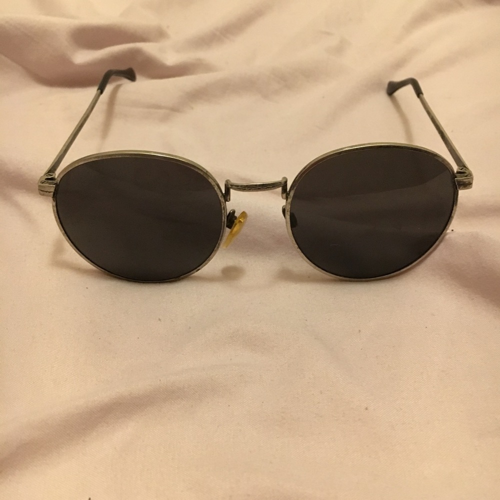 Round sunglasses