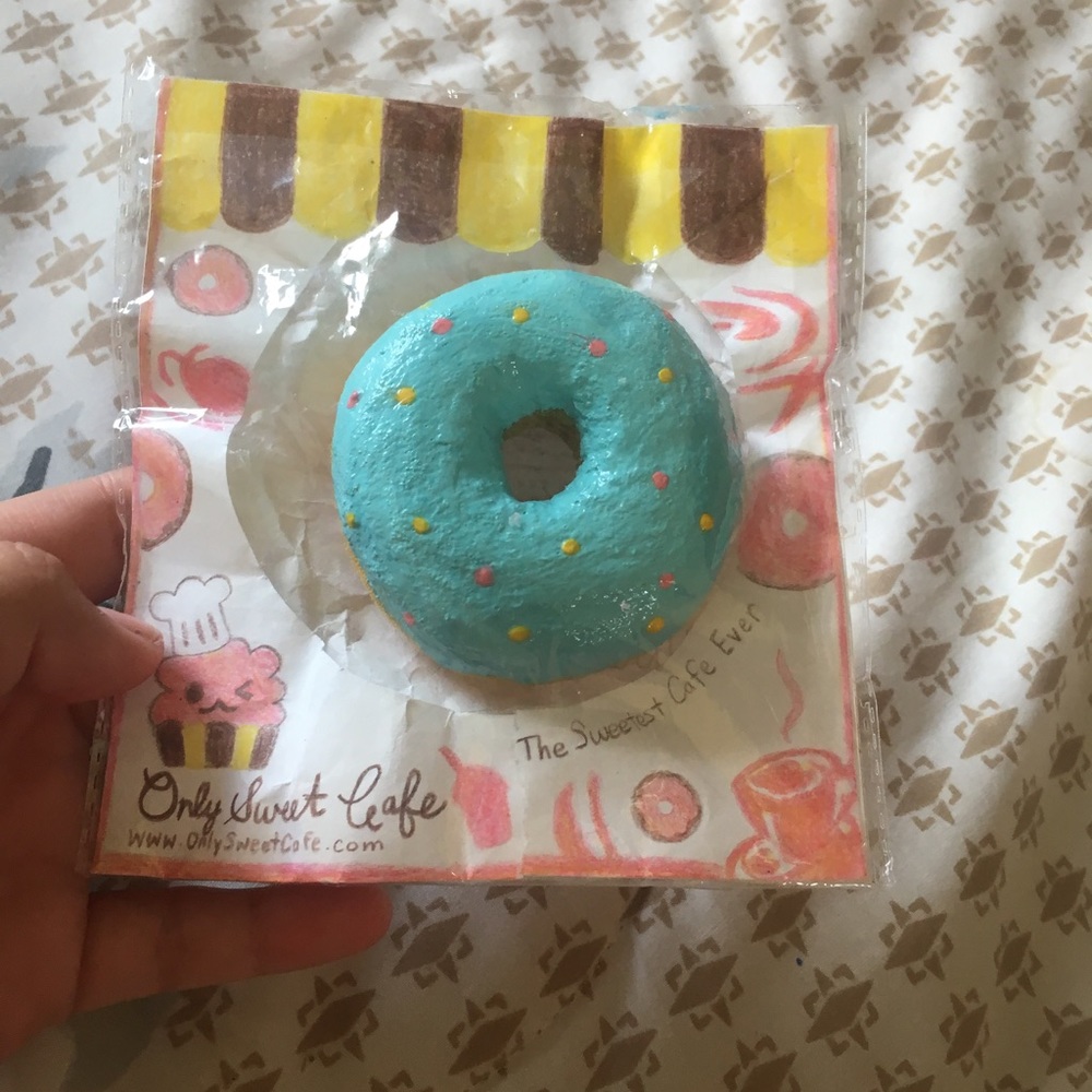 Coustom ibloom doughnut squishy - Picture 1 of 1