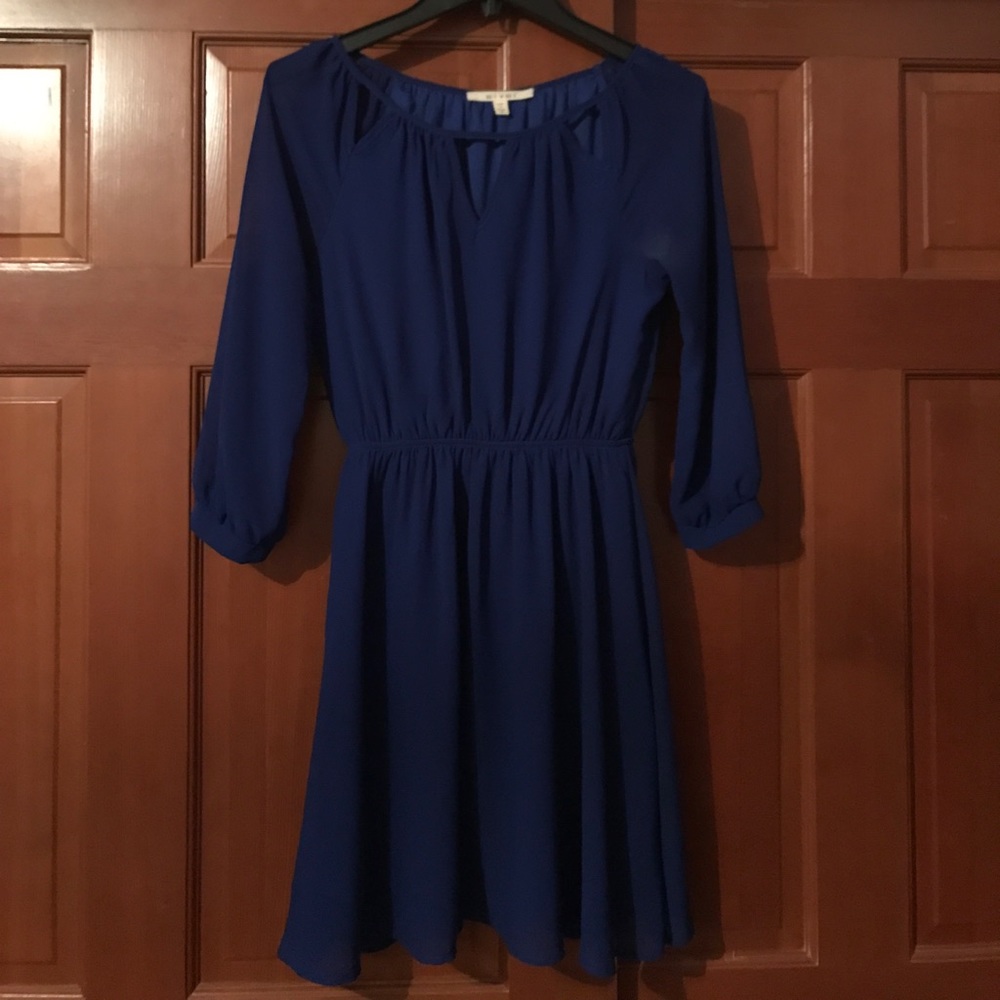 Three quarter sleeve dark blue dress