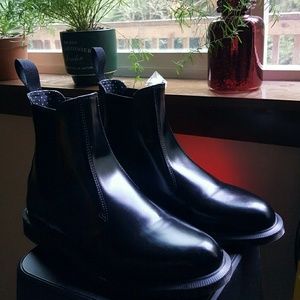 Dr. Martens Leather Chelsea Ankle Boot 8