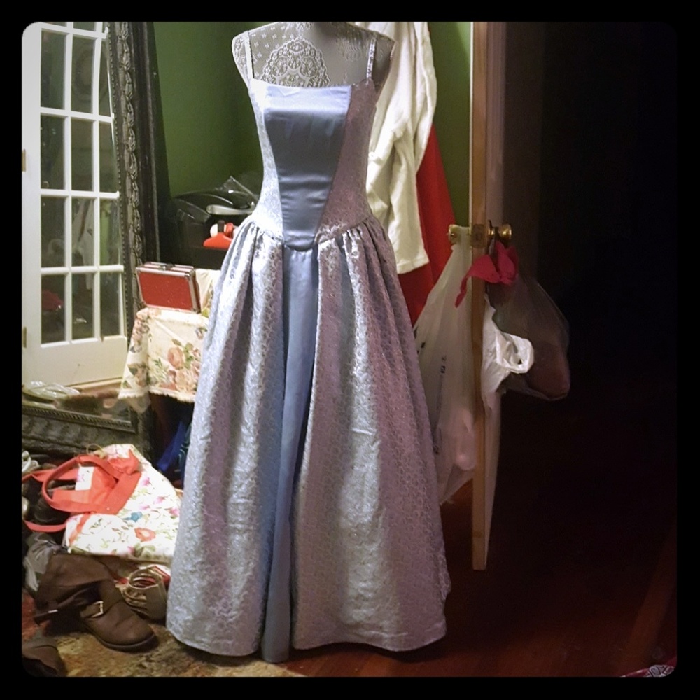 Renaissance dress sz 4