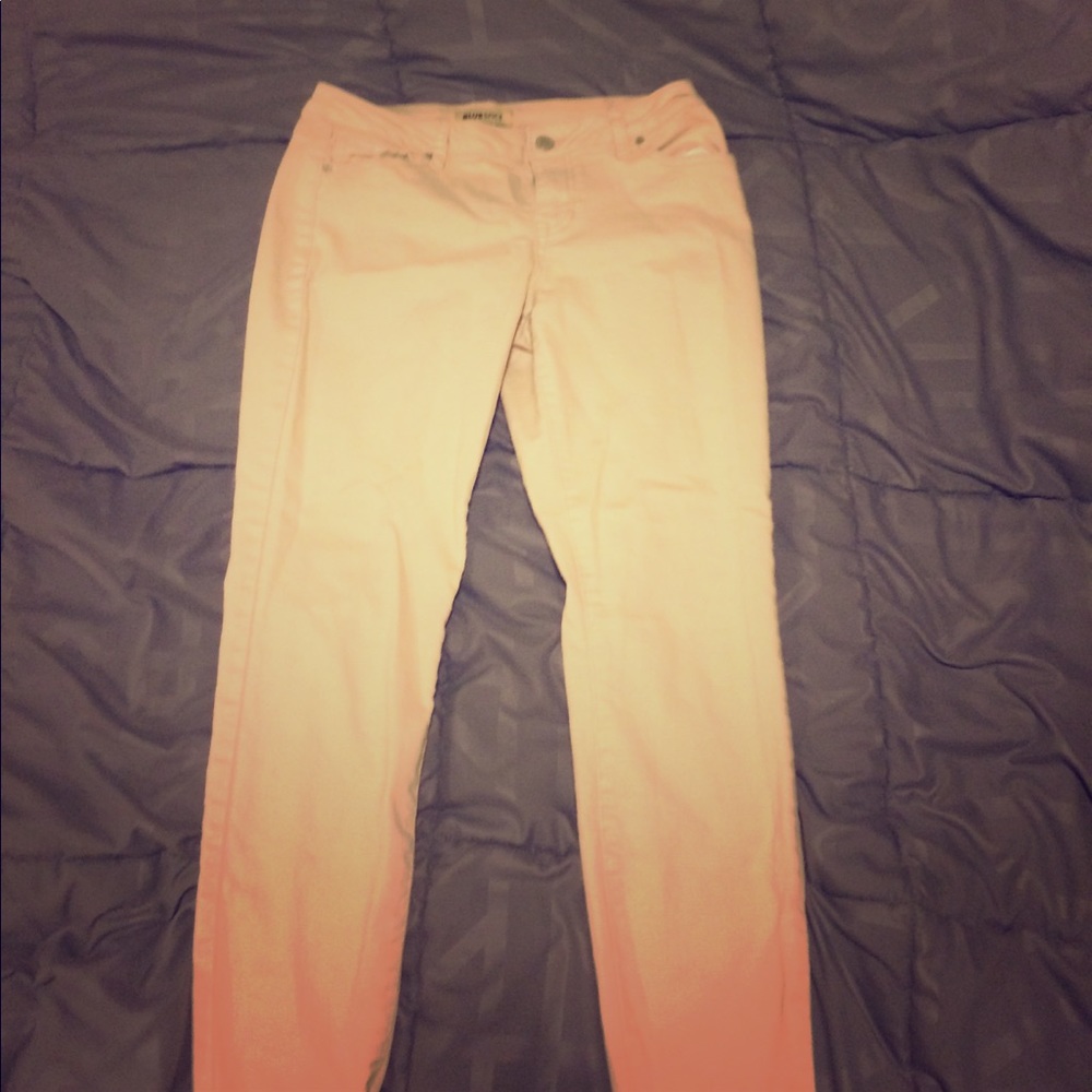 Pale Pink - Capri Cutoff - Jeans