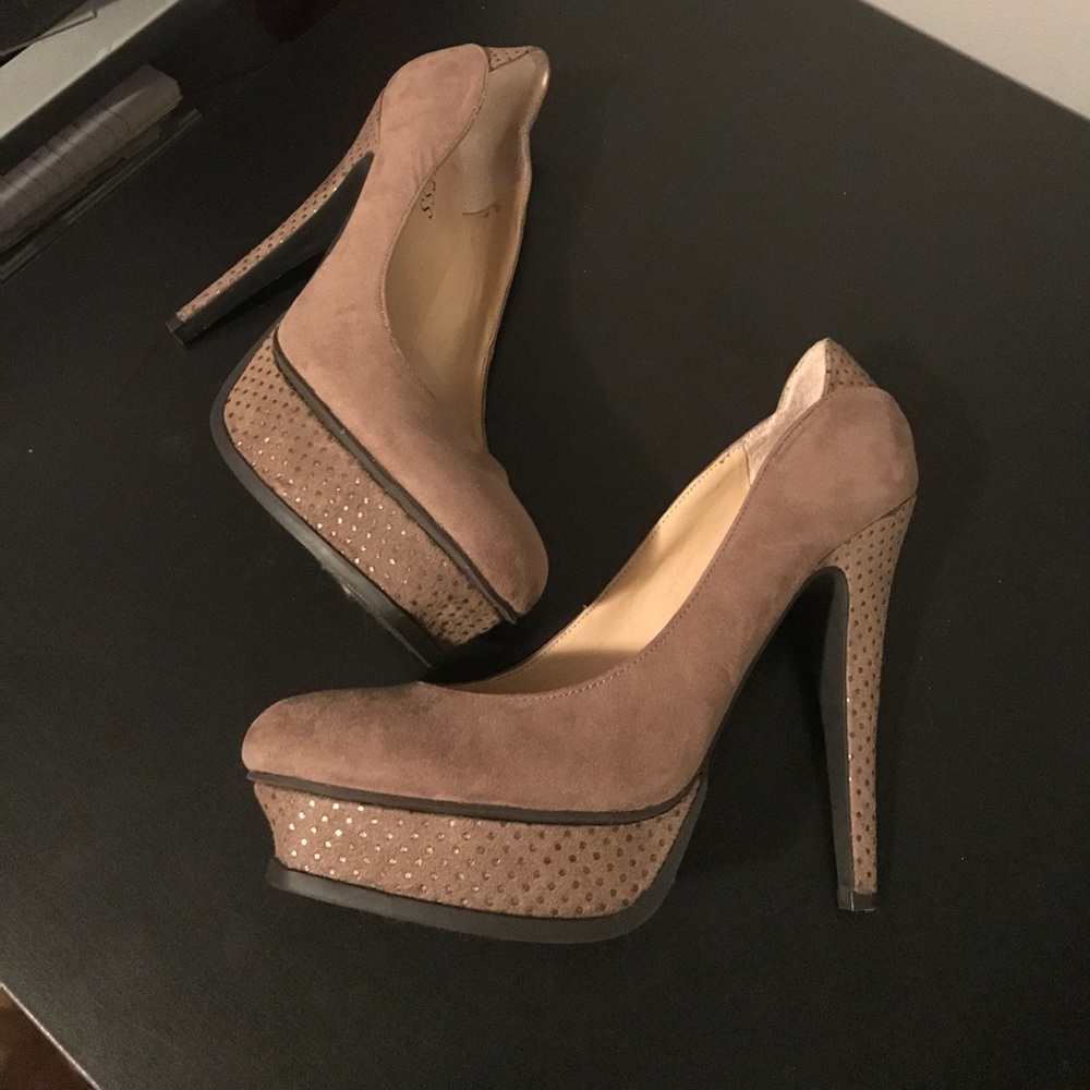Guess Tan Brown Heels
