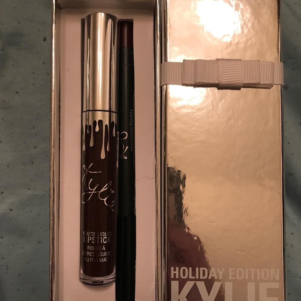 NEW Kylie Cosmetics Holiday LipKit Vixen - Picture 1 of 3