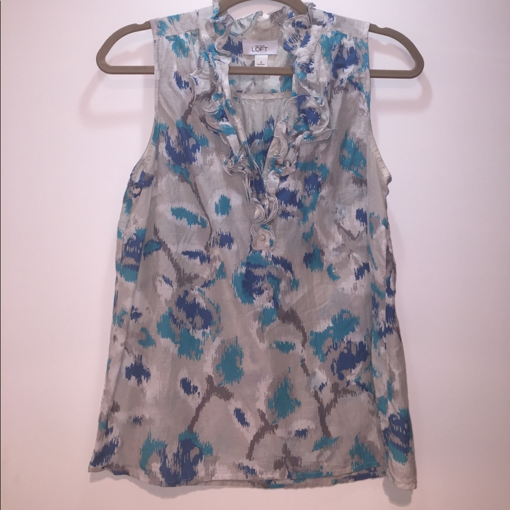 Sleeveless blouse