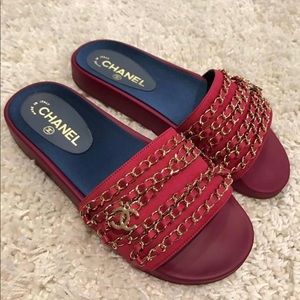 Chanel slides
