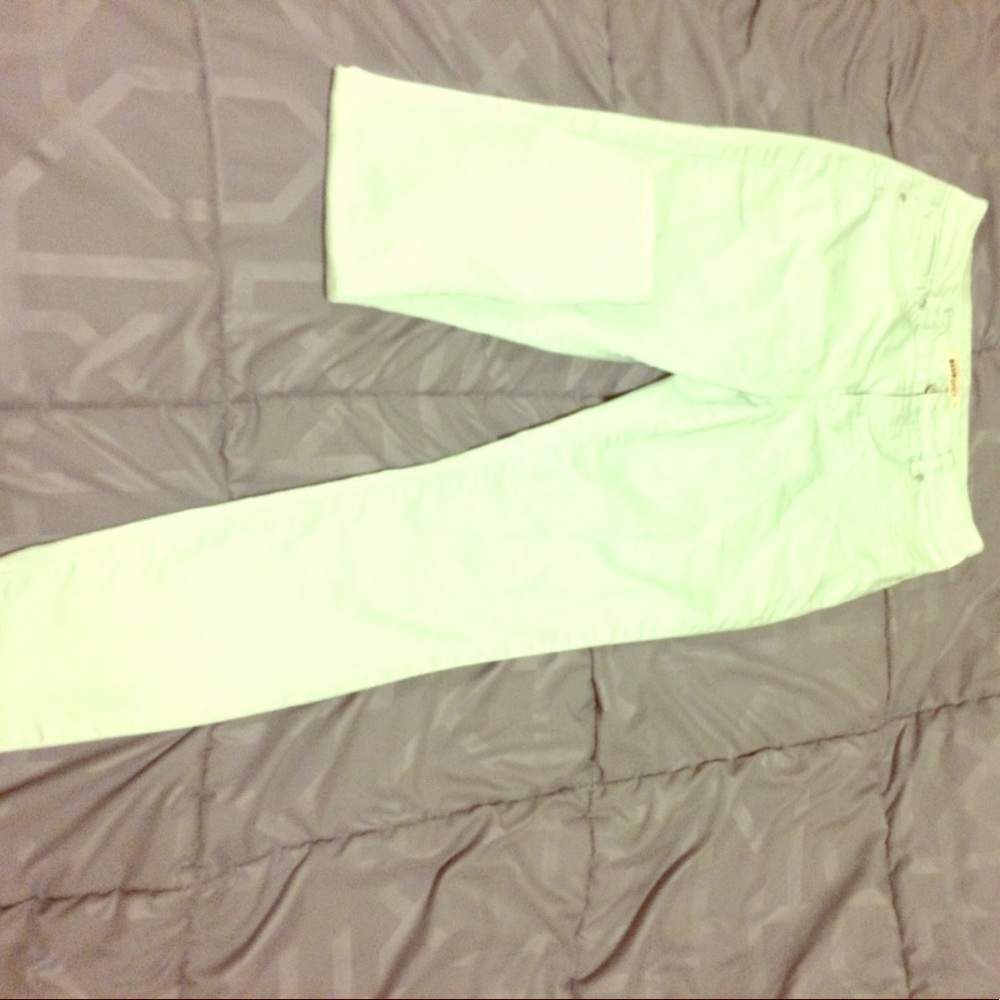 Pastel Mint - NBW - High-Waited Capris