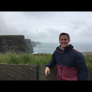 Meet your Posher, Casey