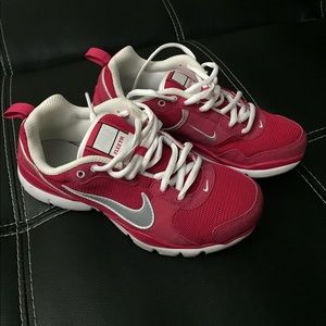 Nike tennis size 5