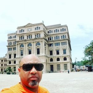 Meet your Posher, Troy