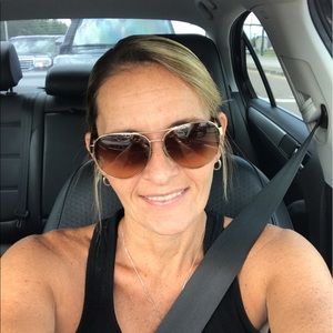 Meet your Posher, Dannielle