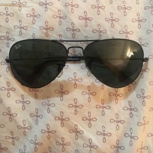 Black Ray Ban Aviators