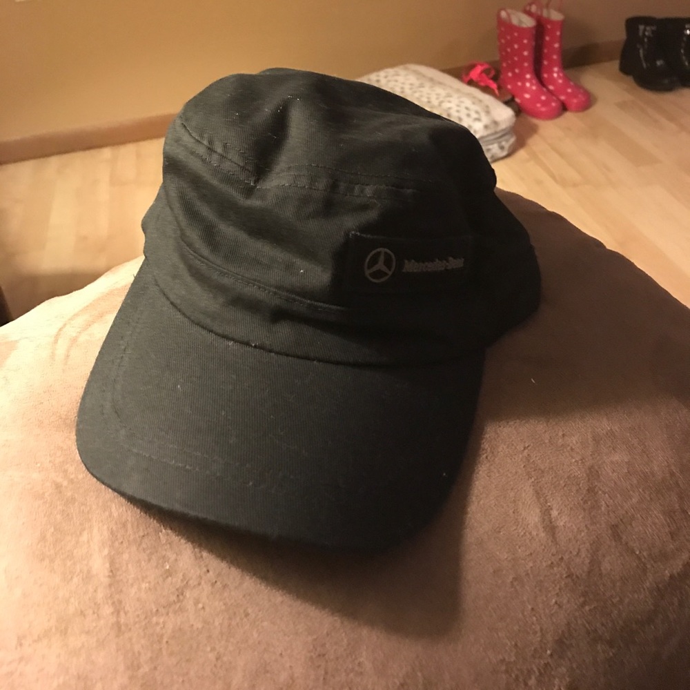 Mercedes Benz Cuba hat
