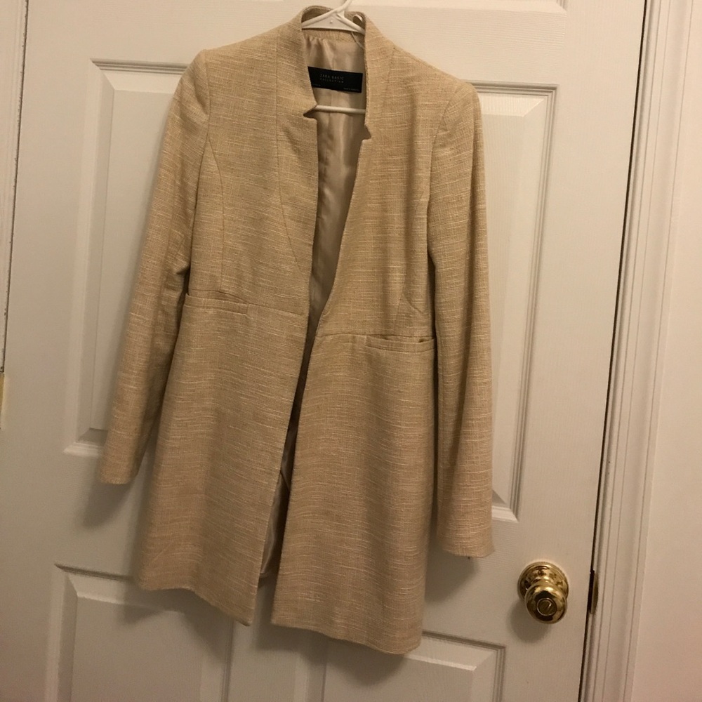 Zara coat ( bland new small size)