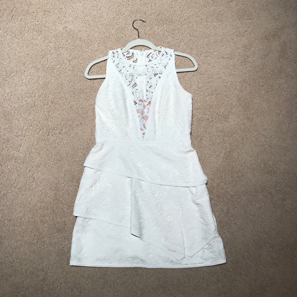 ❌ SALE ❌White Lace BCBGMAXAZRIA Cocktail Dress