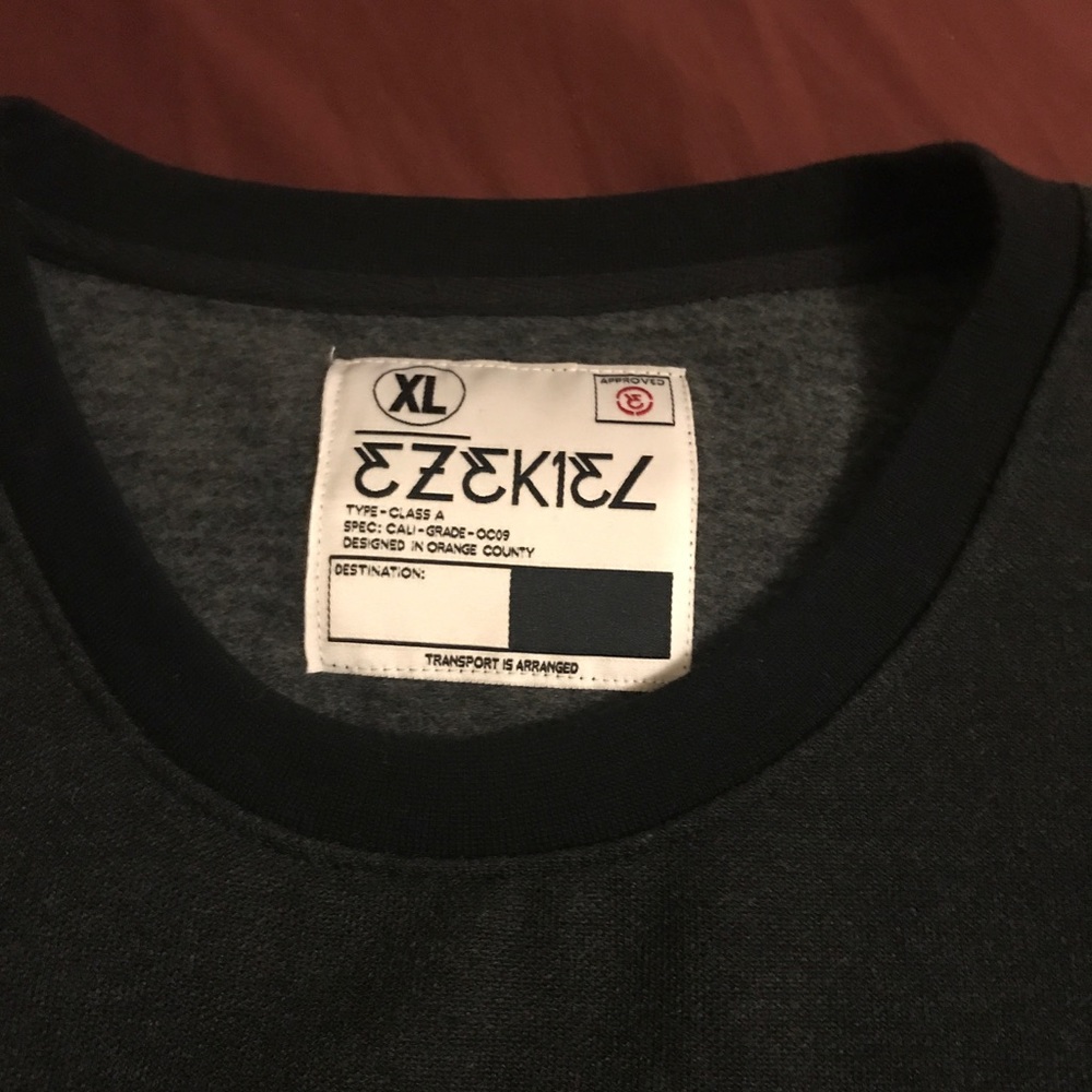 Sweater  Ezekiel brand never worn