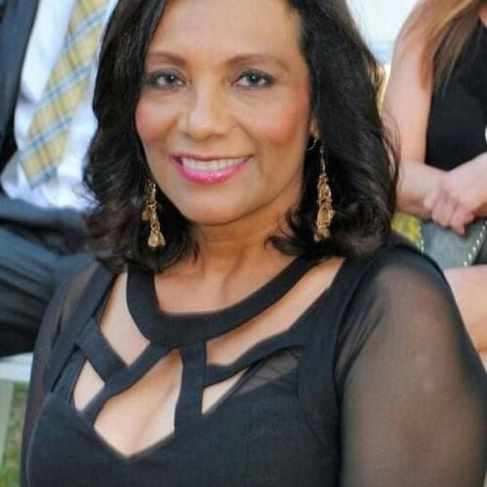 Meet your Posher, Digna