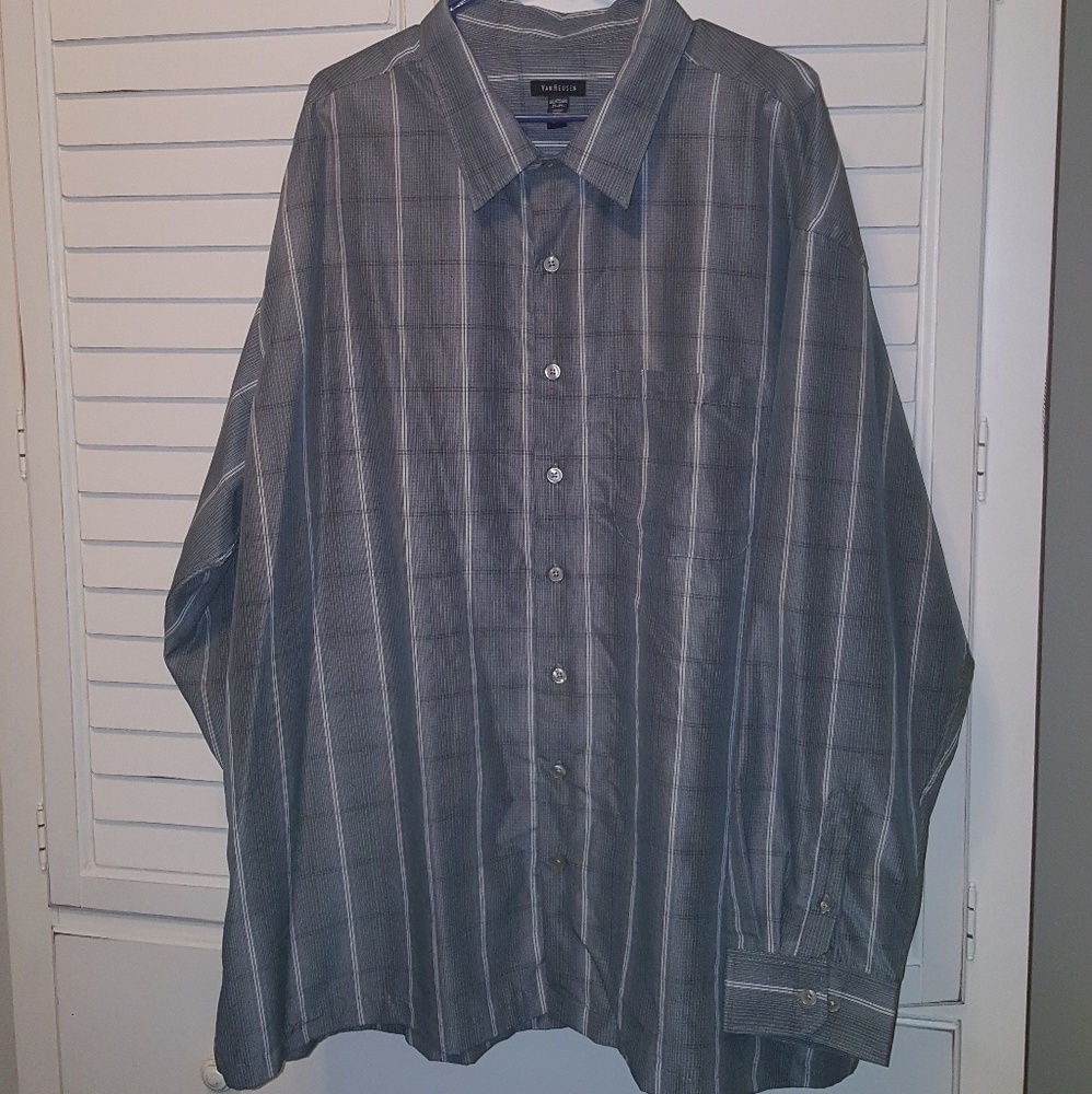 Van Heusen Long Sleeve Mens Button Down shirt