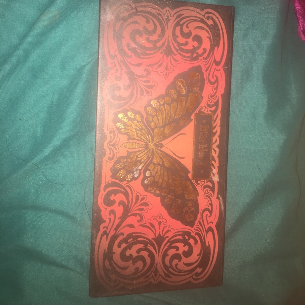 Kat von d pallet look at photos