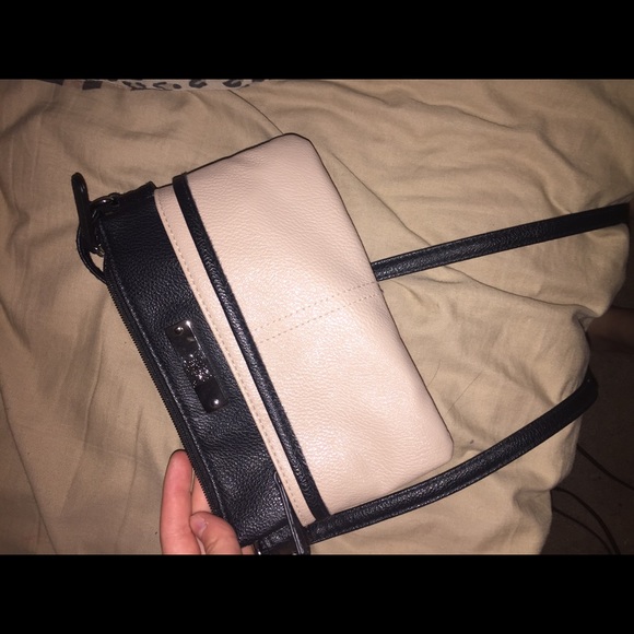 Purse - Picture 2 of 4