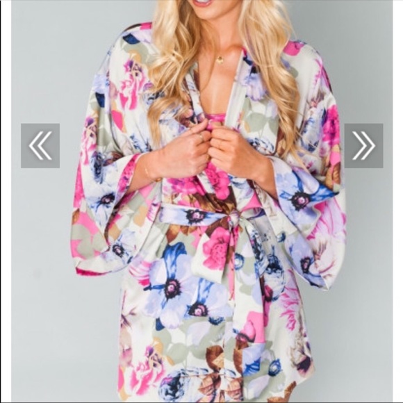 🌎🌴ISO ✨🦄🌺 Do not buy!! 🐝🐝 - Picture 2 of 3