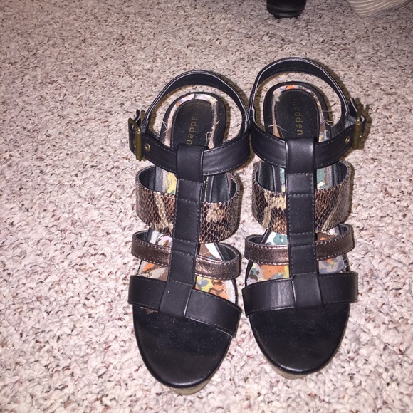 Madden Girl Black Wedges - Picture 2 of 3