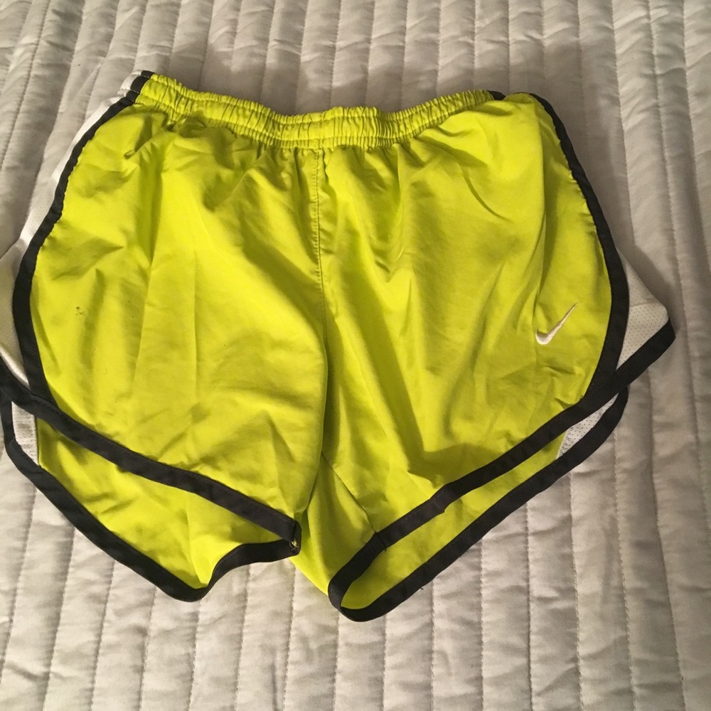 Girls Nike wind shorts