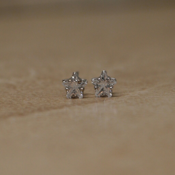 Last pair! New Swarovski Crystal Star Earrings - Picture 3 of 5