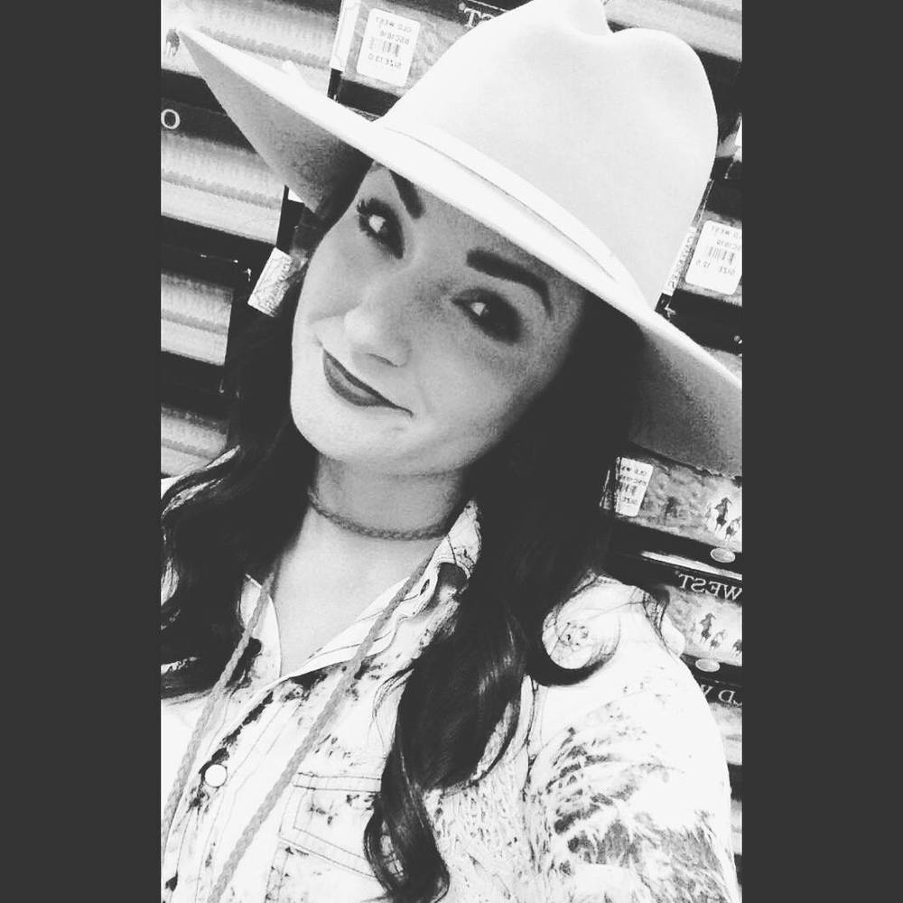 Meet your Posher, Dana