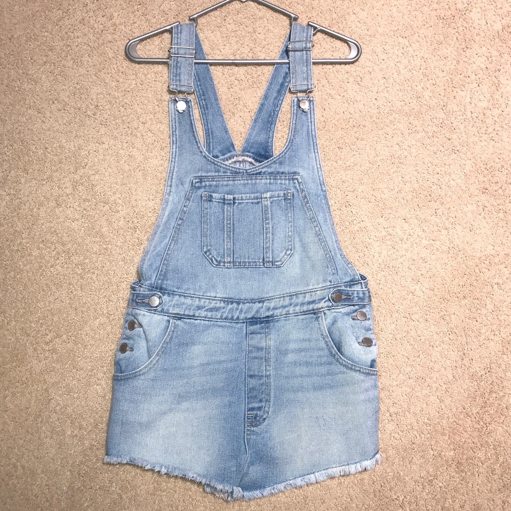 ❌SALE❌Bullhead Jean Short Overalls.