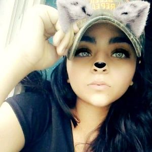 Meet your Posher, Connie