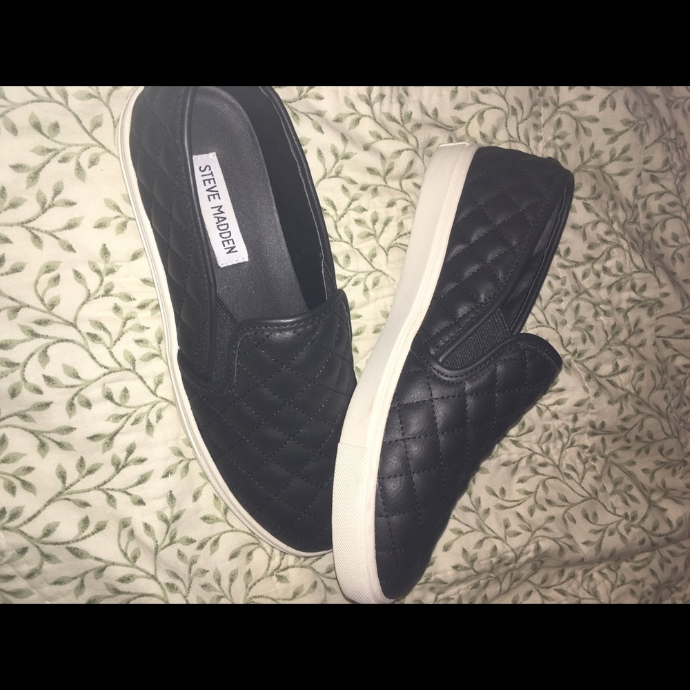 Steve Madden slip on quilted sneakers