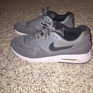 Nike Air Grey Tennis Shoes