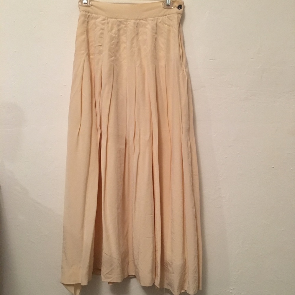 Pleated skirt