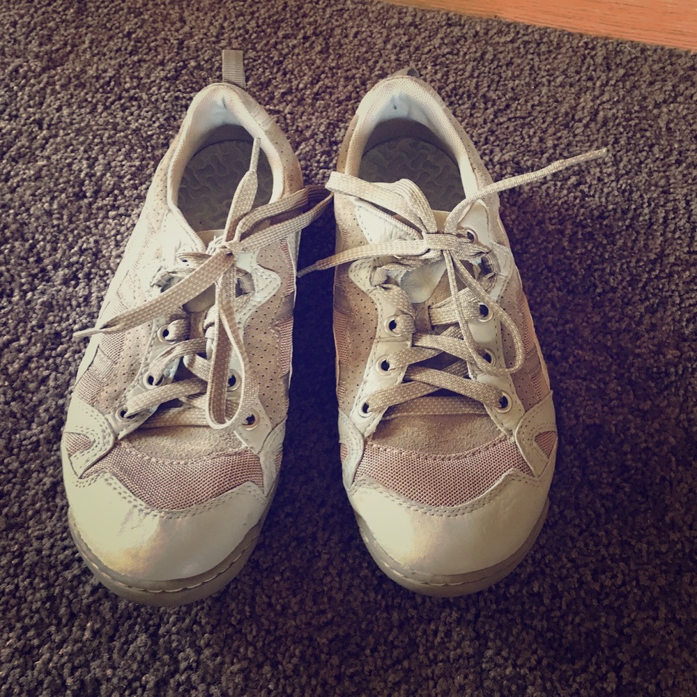 Earth original negative heel sneaker