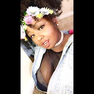 Meet your Posher, Kelli