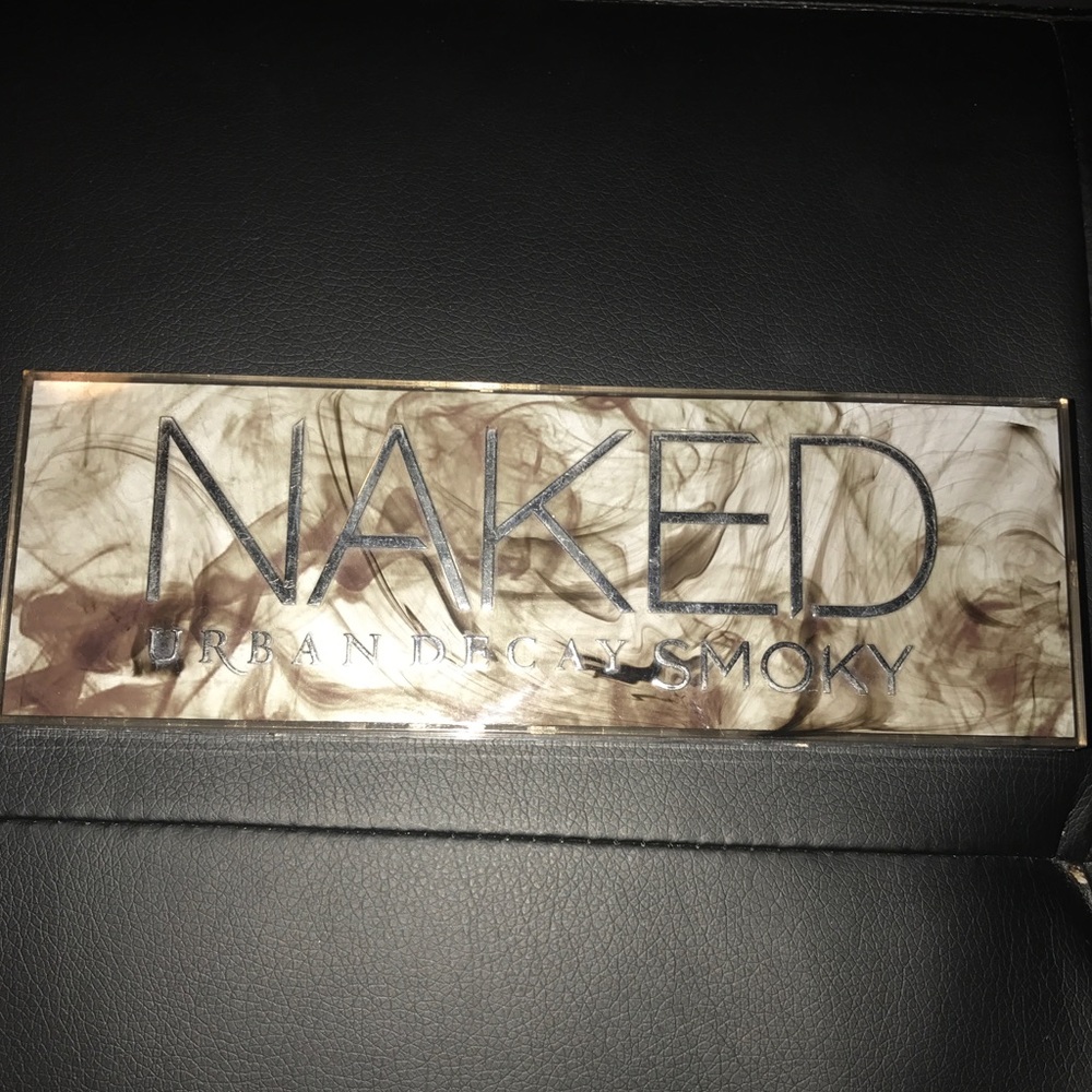 Urban Decay Naked Smoky Palette