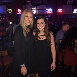 Meet your Posher, Tia