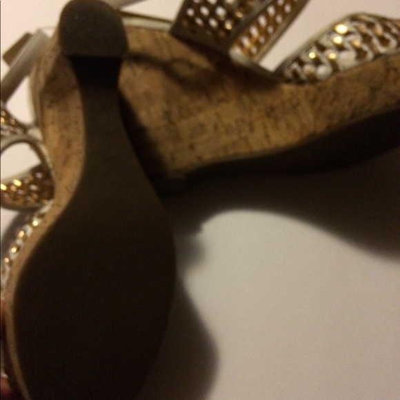 2/$25 Marc by Marc Jacob wedges. - Picture 3 of 5