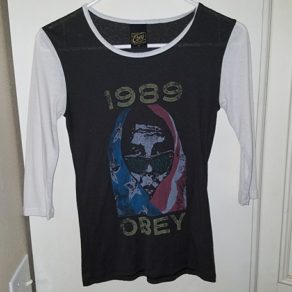 🚫🚫SOLD🚫🚫OBEY baseball tee
