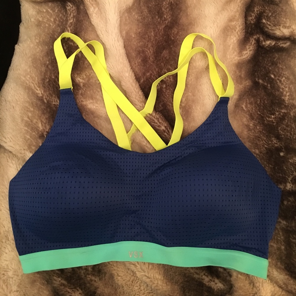 Victoria's Secret lightweight sport bra
