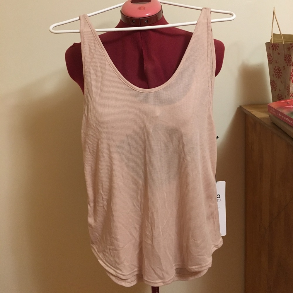 NWT ALO Yoga Sculpt Tank