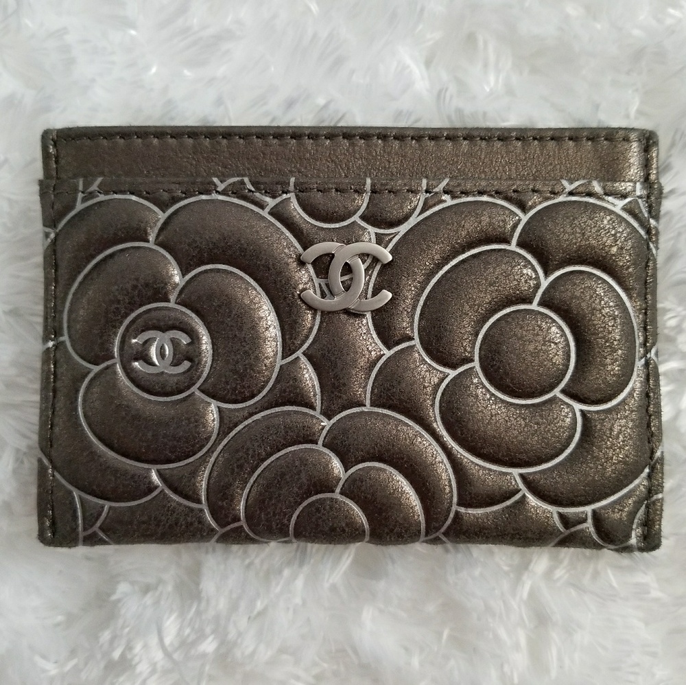 🚫 SOLD 🚫 Chanel Camellia Flat Card Holder