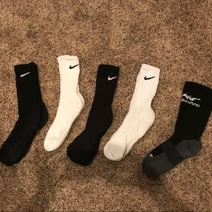 Women's Nike Socks + one mizuno sock! (5pairs)