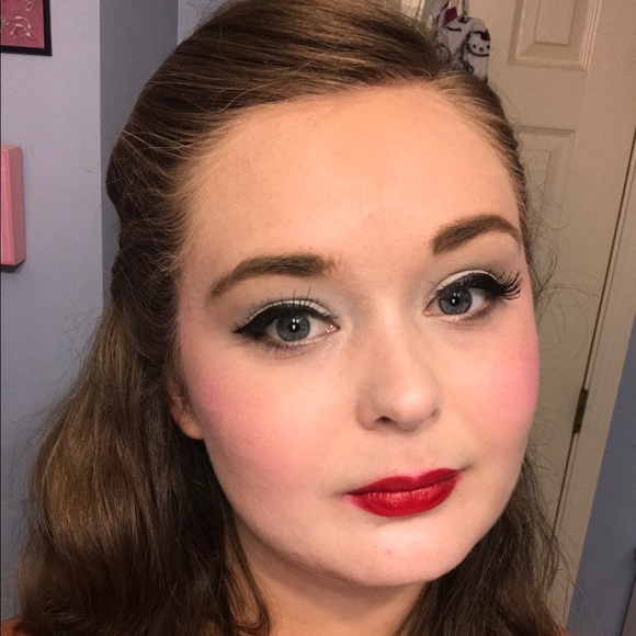 Meet your Posher, Katie - Picture 1 of 1