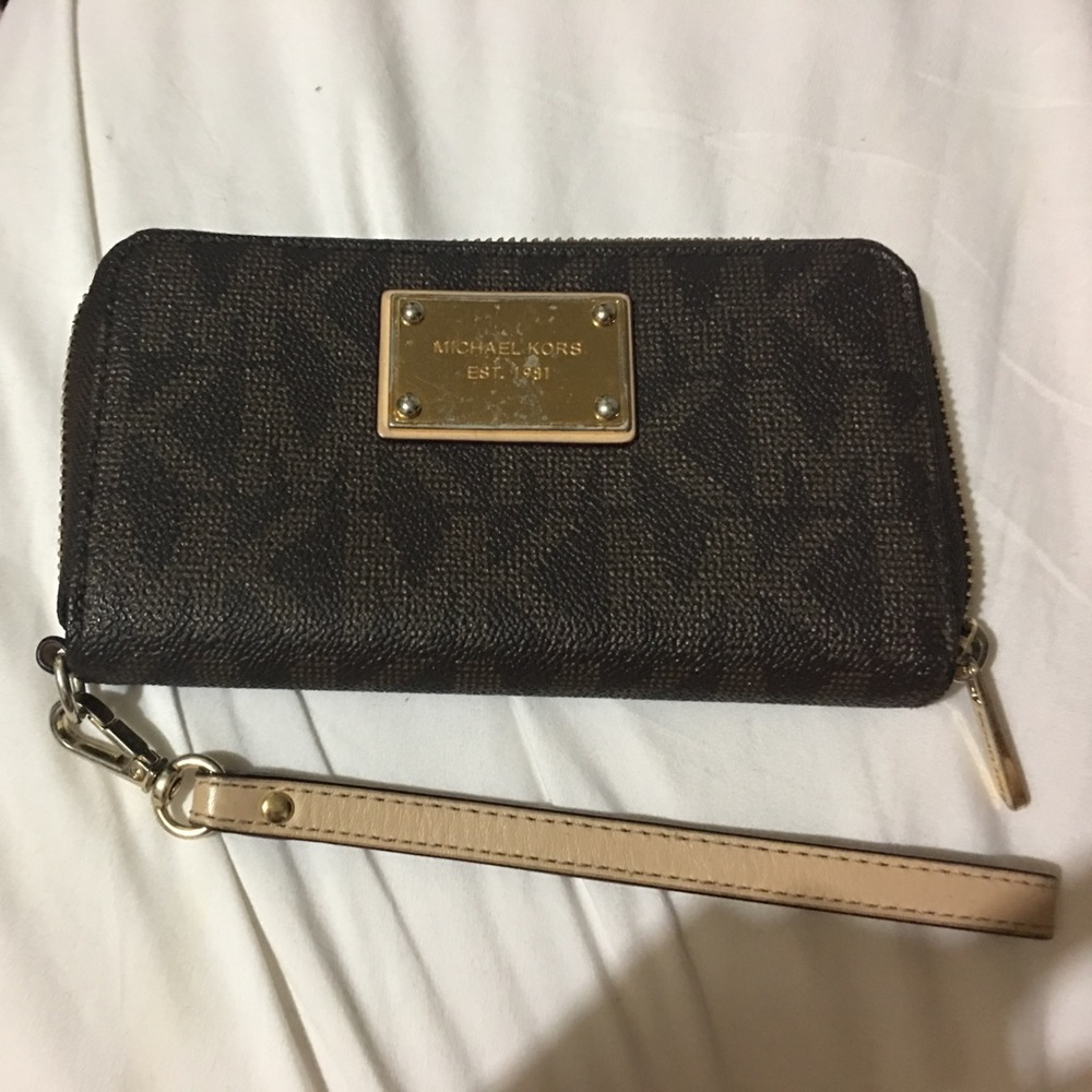 Michael kors wallet