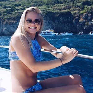 Meet your Posher, Sam