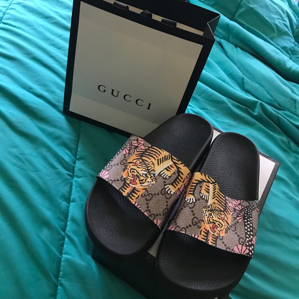 Gucci Flip Flops 100% AUTHENTIC